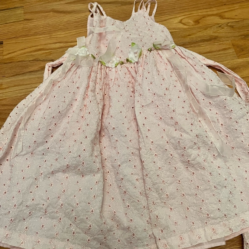 Dresse - Picture 2 of 3